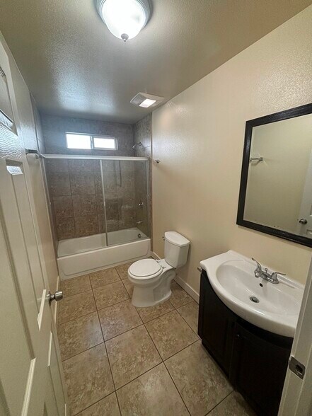 Building Photo - 133 W 74th St