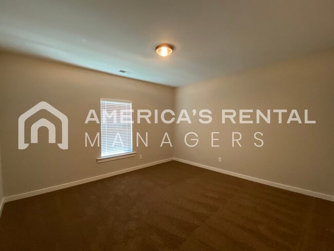 Building Photo - Home for Rent in Brookwood ... Available to View Now!!!