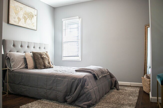 Building Photo - 444 Sunset Ave NW