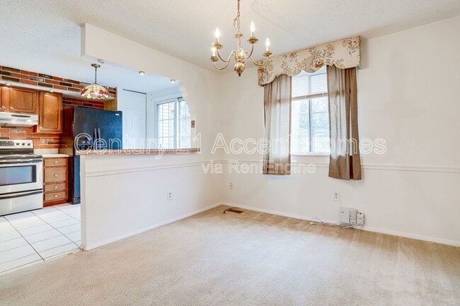 Building Photo - 5328 Larochelle Ct