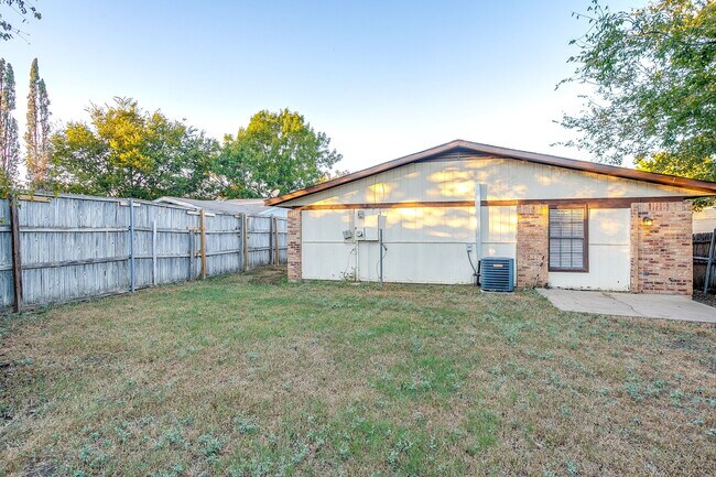 Building Photo - 1906 Beacon Way