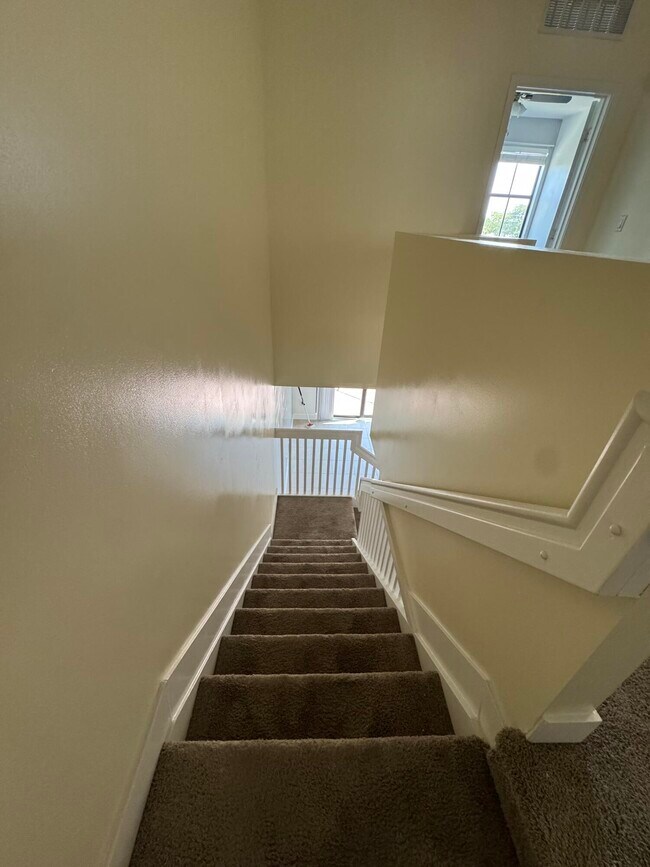 Building Photo - 2037 Oysterwood Ln
