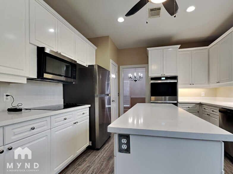 Building Photo - 19026 Owen Oak Dr