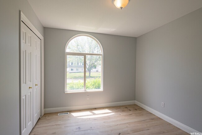 Building Photo - 1444 W 6415 S