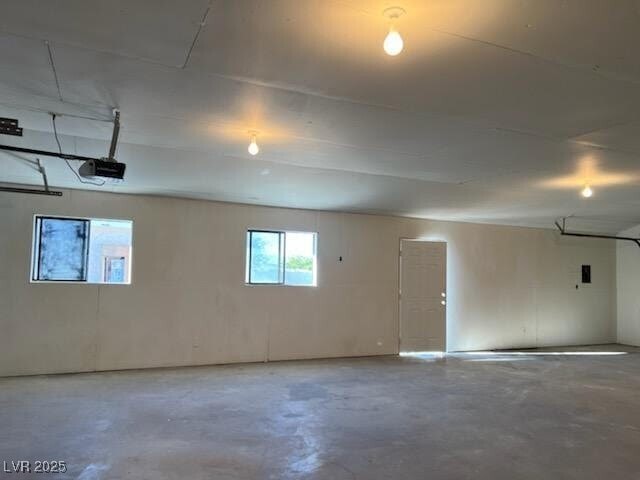 Building Photo - 664 Sky Rd