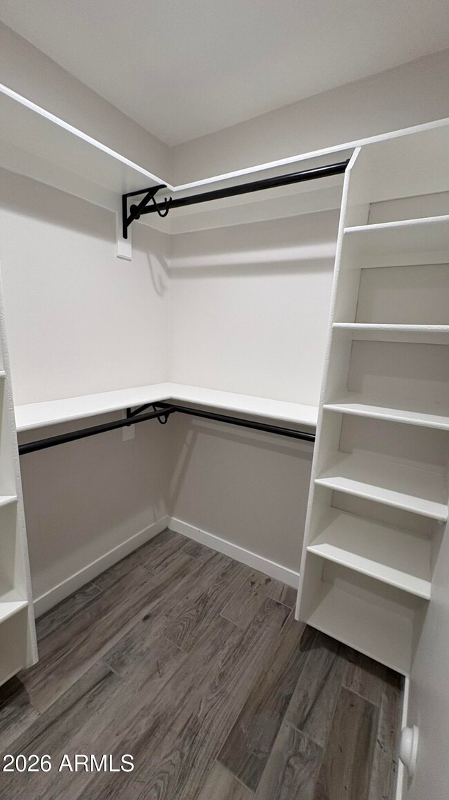 Building Photo - 4422 W Greenway Rd