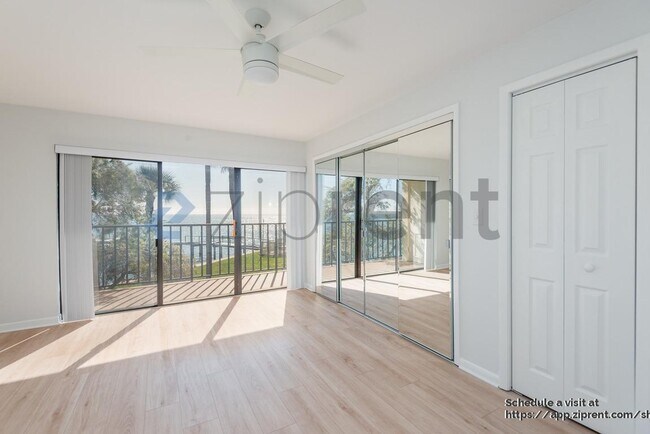 Building Photo - 7500 Sunshine Skyway Ln S