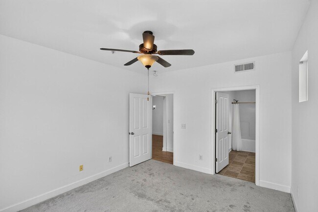 Building Photo - 8605 Peckham Ln