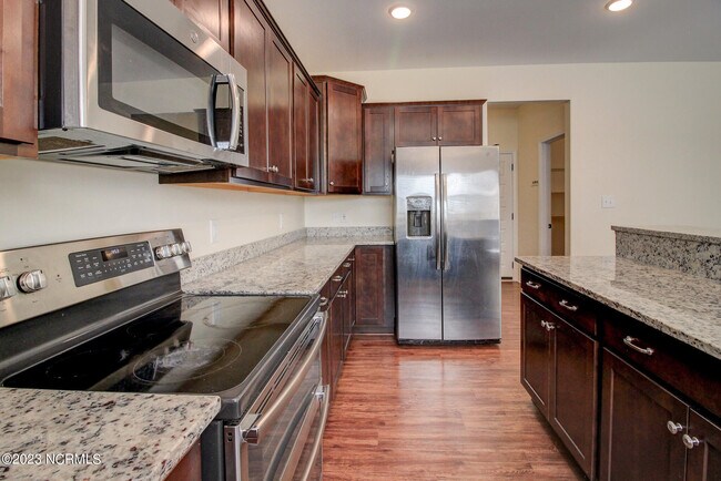 Building Photo - 262 Independence Blvd