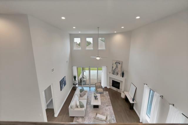 Building Photo - 2325 Hyer Pl