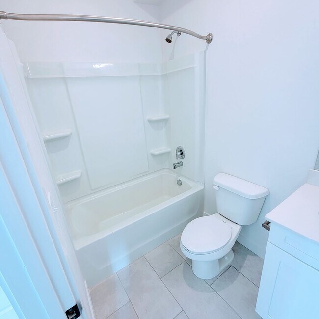 Building Photo - Phenomenal GORGEOUS HOME!!