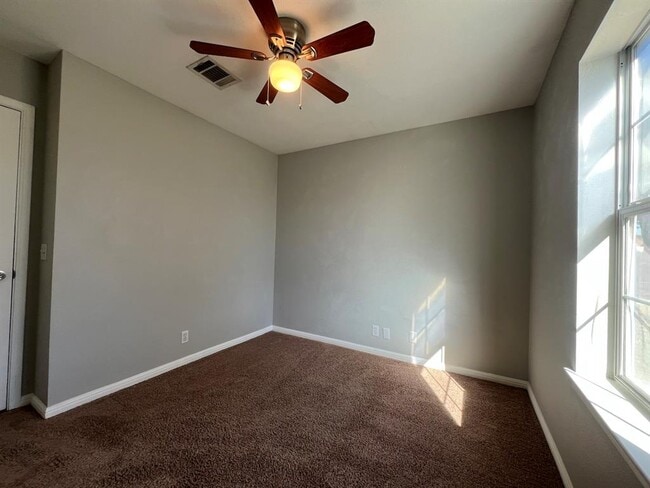 Building Photo - 223 Dana Dr