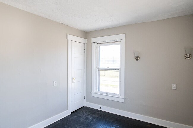 Building Photo - 2141 Philadelphia Dr