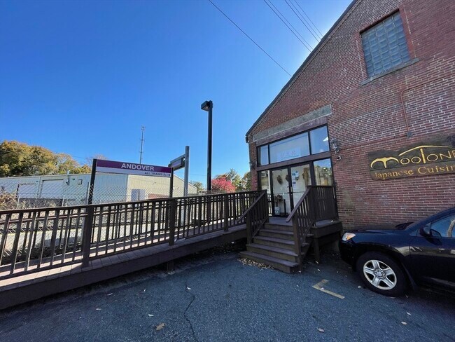 Building Photo - 361 N Main St