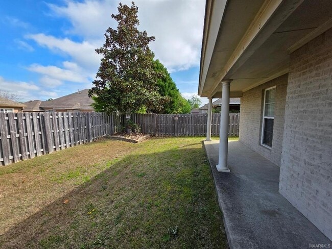 Building Photo - 9354 Wrens Way