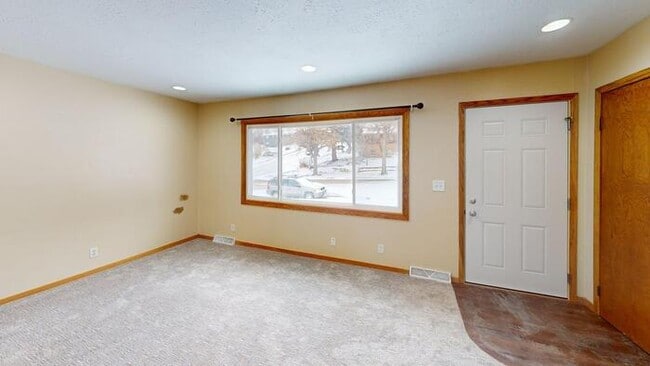 Building Photo - 1103 E Indiana Ave