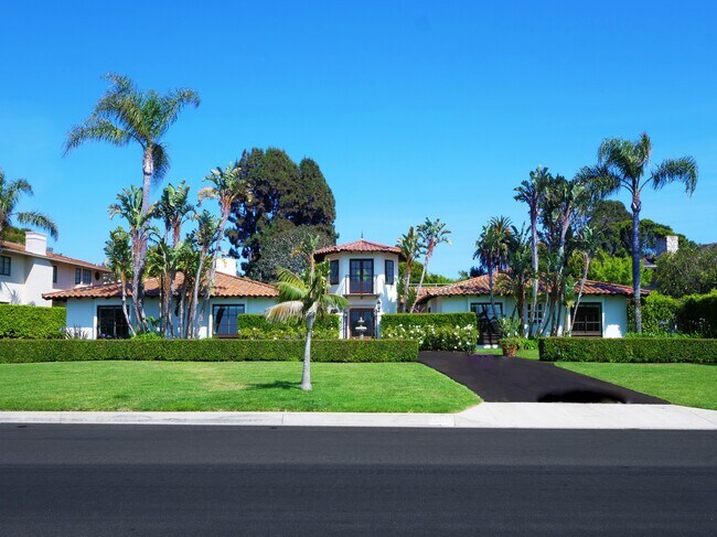 Building Photo - 1804 Paseo Del Mar