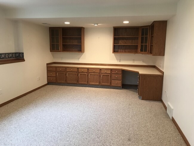 Building Photo - 783 Holly Creek Dr