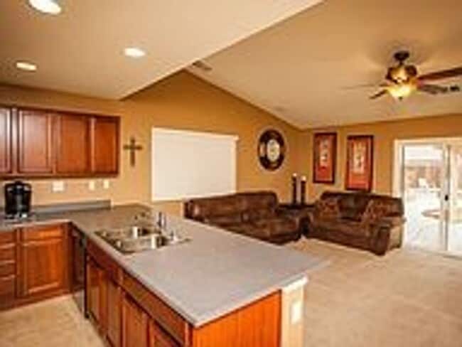 Building Photo - Beautiful Granville Managed 3 Bedroom 2 Ba...