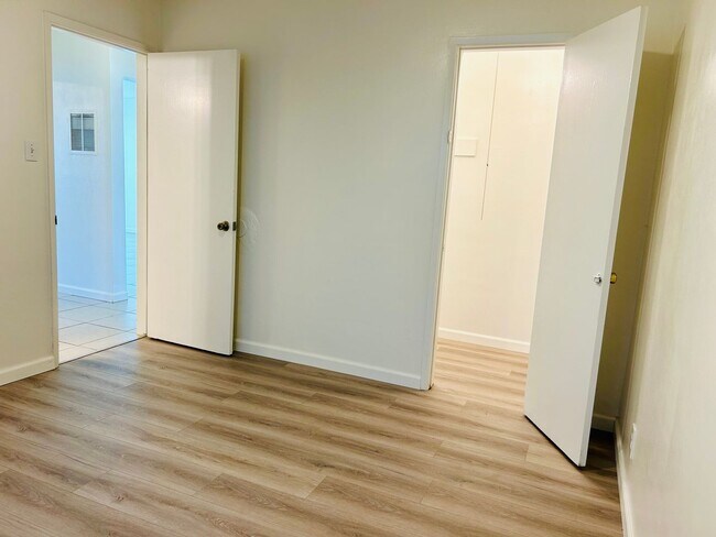 Building Photo - 7912Star