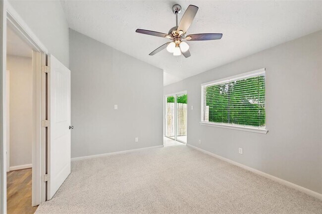 Building Photo - 4511 Ravine Dr