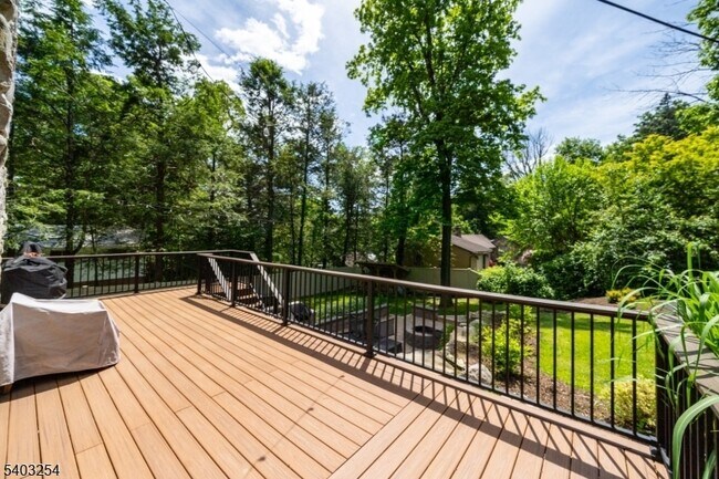 Building Photo - 30 Onteora Rd