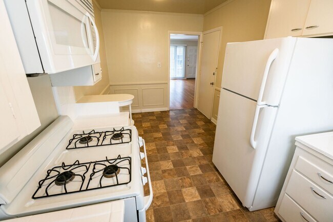 Interior Photo - 410 Veteran Avenue