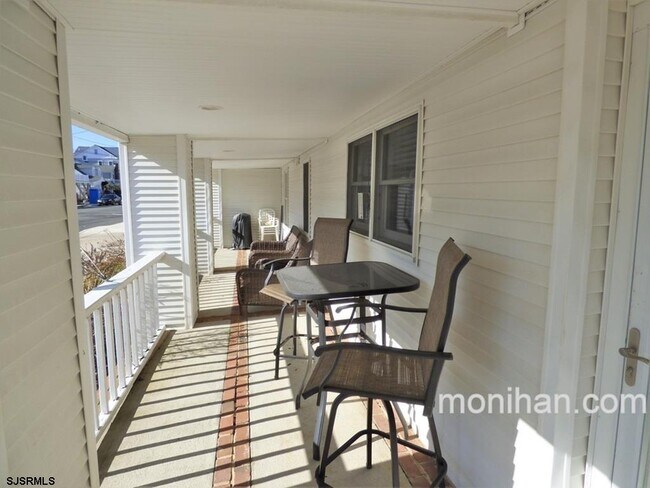Building Photo - 875 Stenton Pl