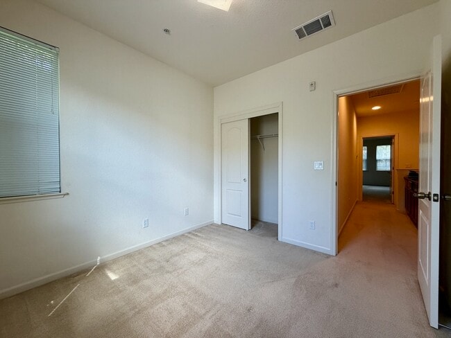 Building Photo - 2100 Beech Cir