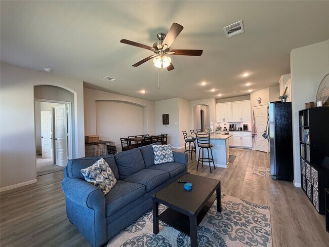 Building Photo - 27122 Peaceful Cv Dr