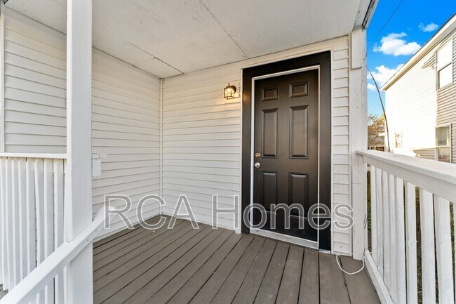 Building Photo - 23 N Gray St