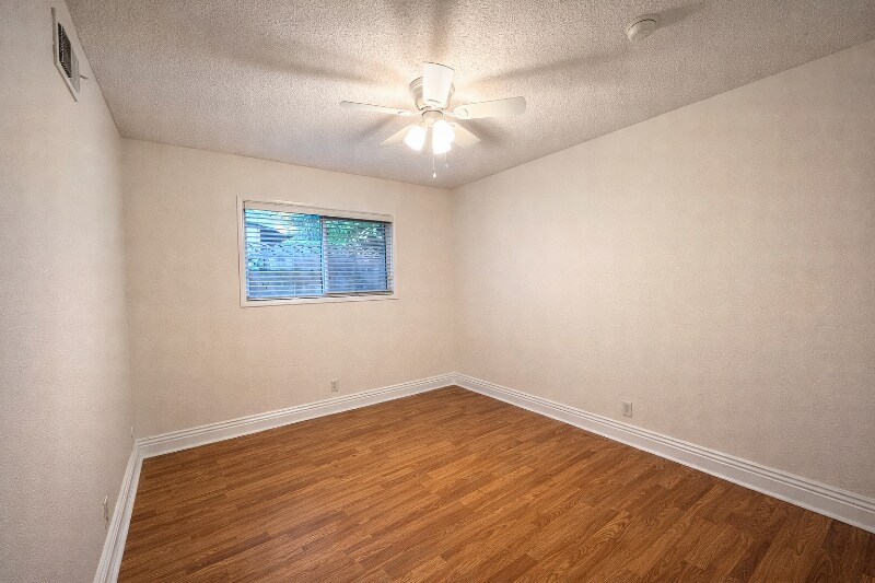 Building Photo - 8373 Wabash St