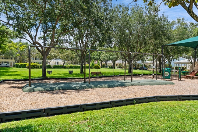 Building Photo - 246 Iris Dr