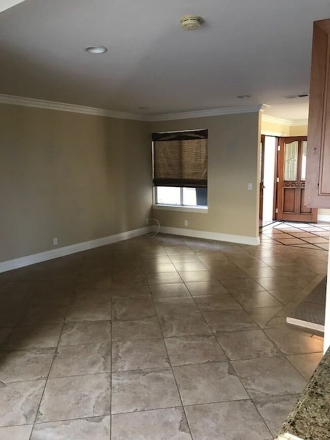 Building Photo - Turtle Rock Gem