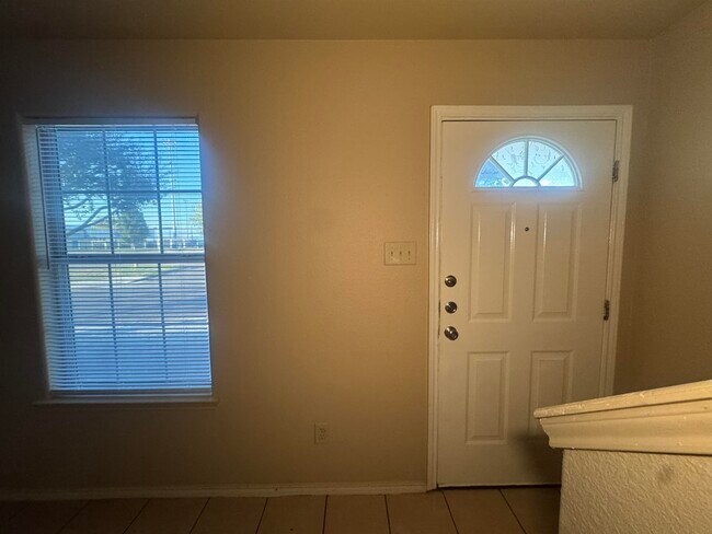 Building Photo - 2801 S Bartlett Ave