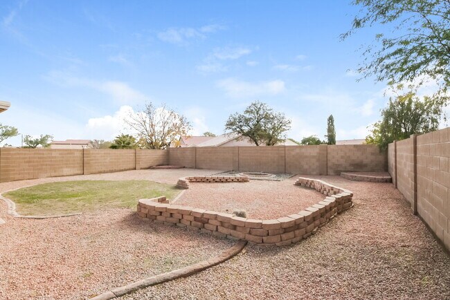 Building Photo - 30365 Maple Chase Dr