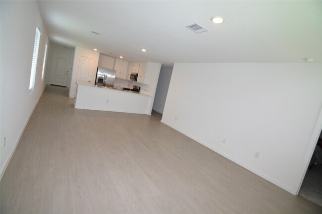 Building Photo - 26926 Dalmatian Bellflower Dr