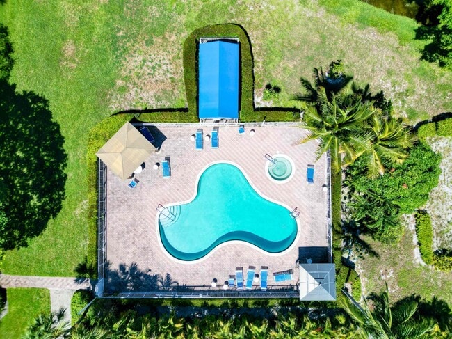 Building Photo - 955 Egret Cir