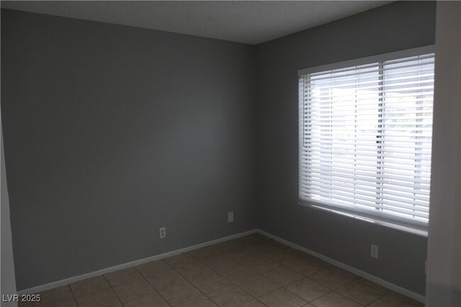 Building Photo - 4398 Bramblewood St