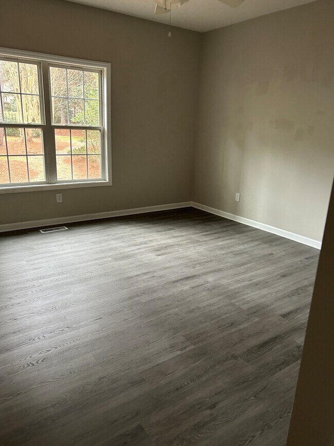 Building Photo - 41 Holly Pines Dr