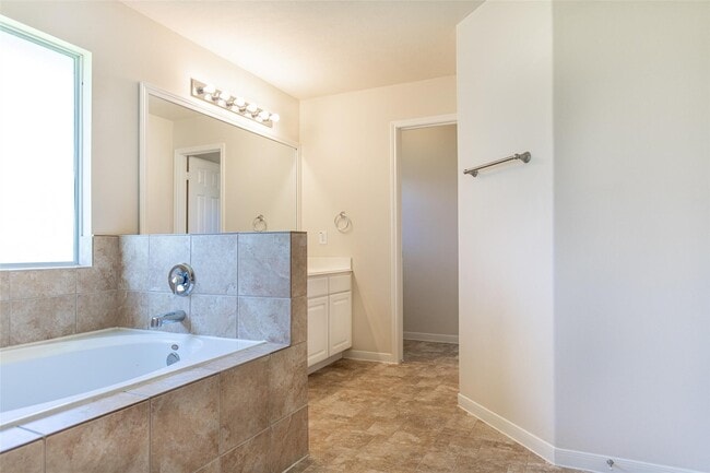 Building Photo - 24519 Red Bluff Tr