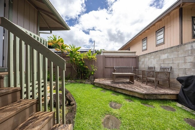 Building Photo - North Shore Boho Aloha Cottage | 2 Bed, 1 Bath | Available August 1, 2026