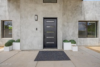 Building Photo - 2312 E Curnow Dr
