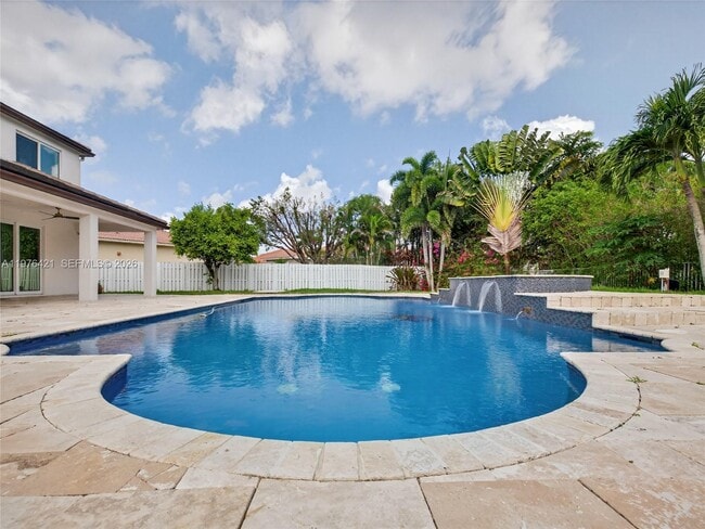 Building Photo - 1008 Highland Meadows Dr