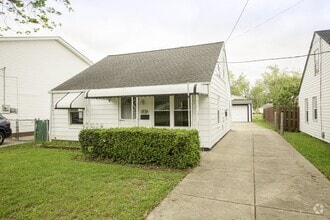 Building Photo - 1319 E 345th St