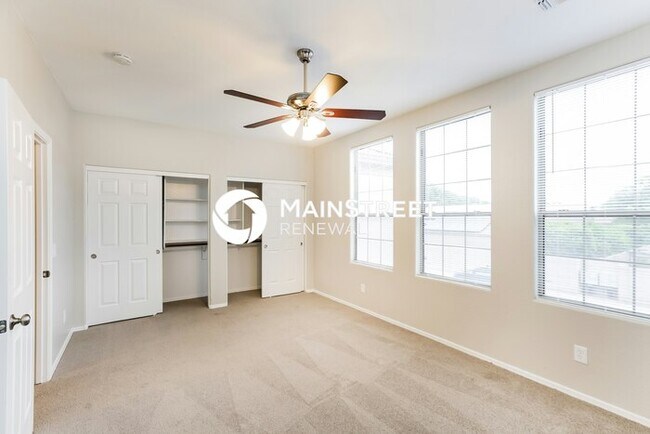 Building Photo - 4 Bedroom Pet-Friendly Home in EL MIRAGE, AZ with Main Street Renewal
