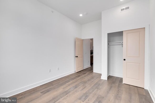 Building Photo - 927 N 42nd St