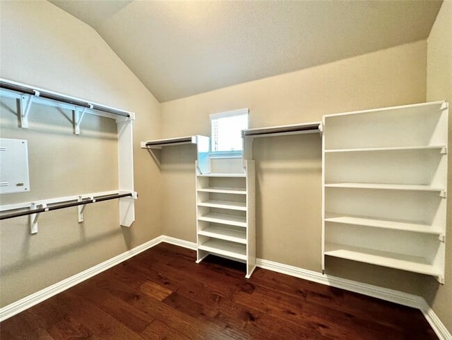 Building Photo - 4207 Oldenburg Ln