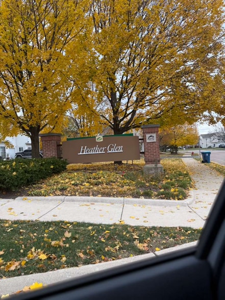 Building Photo - 72 Heather Glen Dr