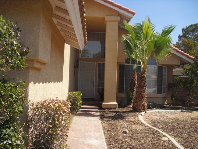 Building Photo - 40112 Castana Ln